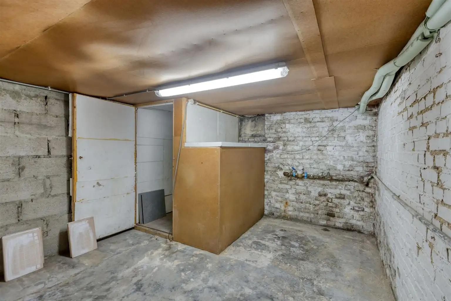 Charmante halfopen bebouwing met 3 slaapkamers, omheinde tuin en zonnepanelen, gunstig gelegen nabij het centrum van Maaseik. foto 23