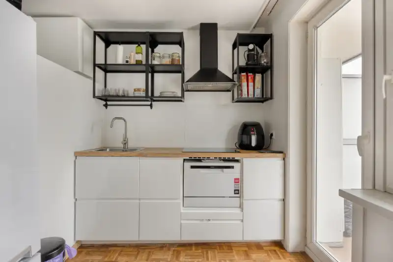 Instapklare gerenoveerde studio op toplocatie foto 3