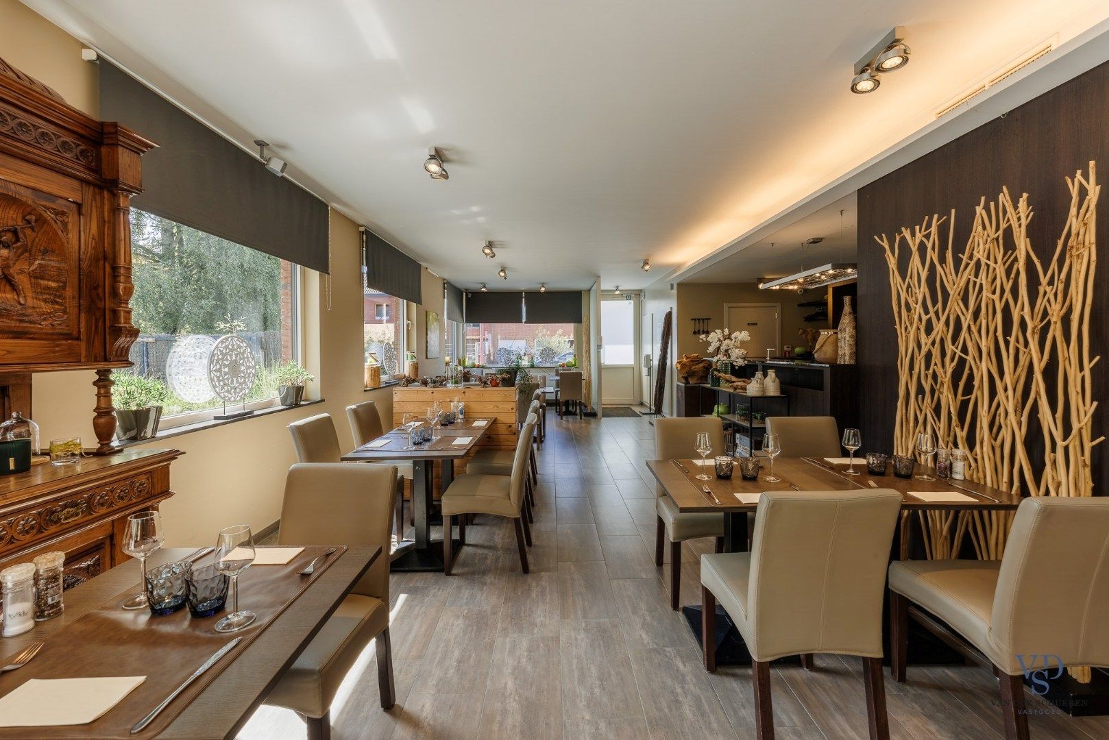 Uitzonderlijk commercieel pand ! foto 3