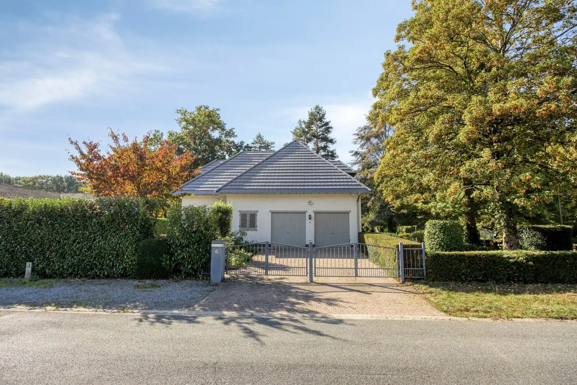 Prachtig gerenoveerde villa in de Zonnebos wijk foto 4