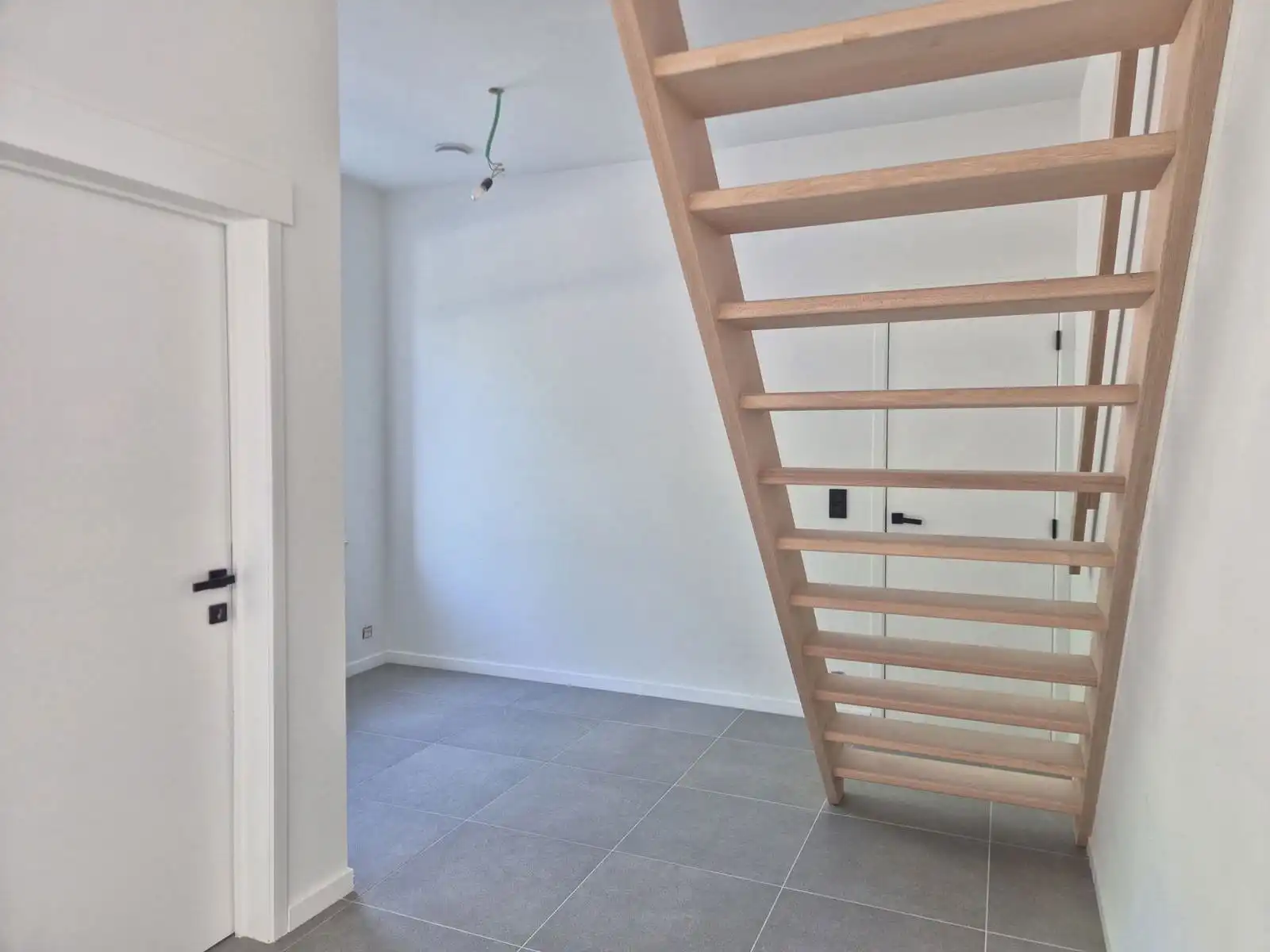 Halfopen bebouwing met 5 slaapkamers en 2 badkamers foto 5