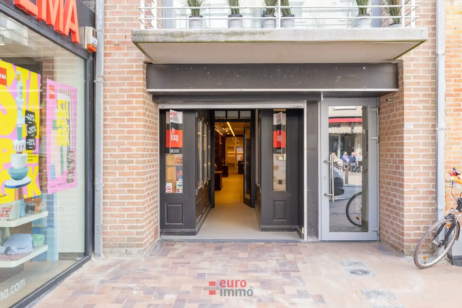 Volledig ingericht handelspand op triple A locatie! foto 3