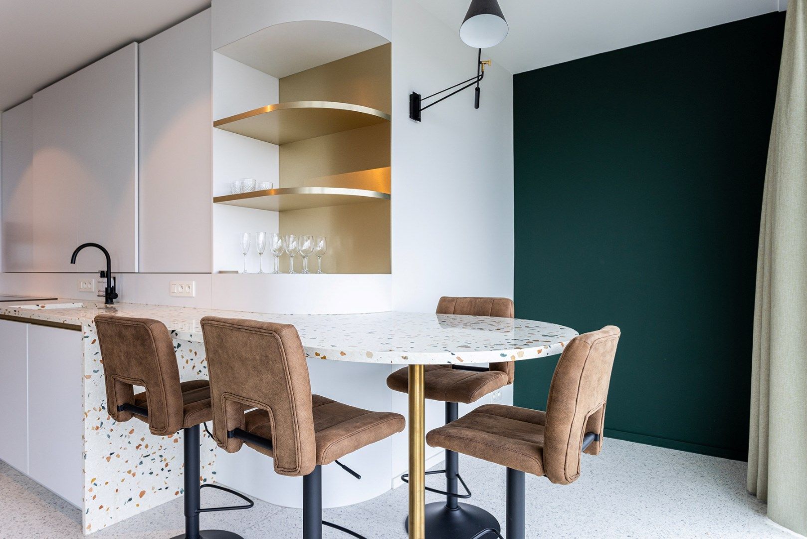 Exclusief wonen in de Antwerp Tower – Luxueus nieuwbouwappartement op de 21ste verdieping foto 8