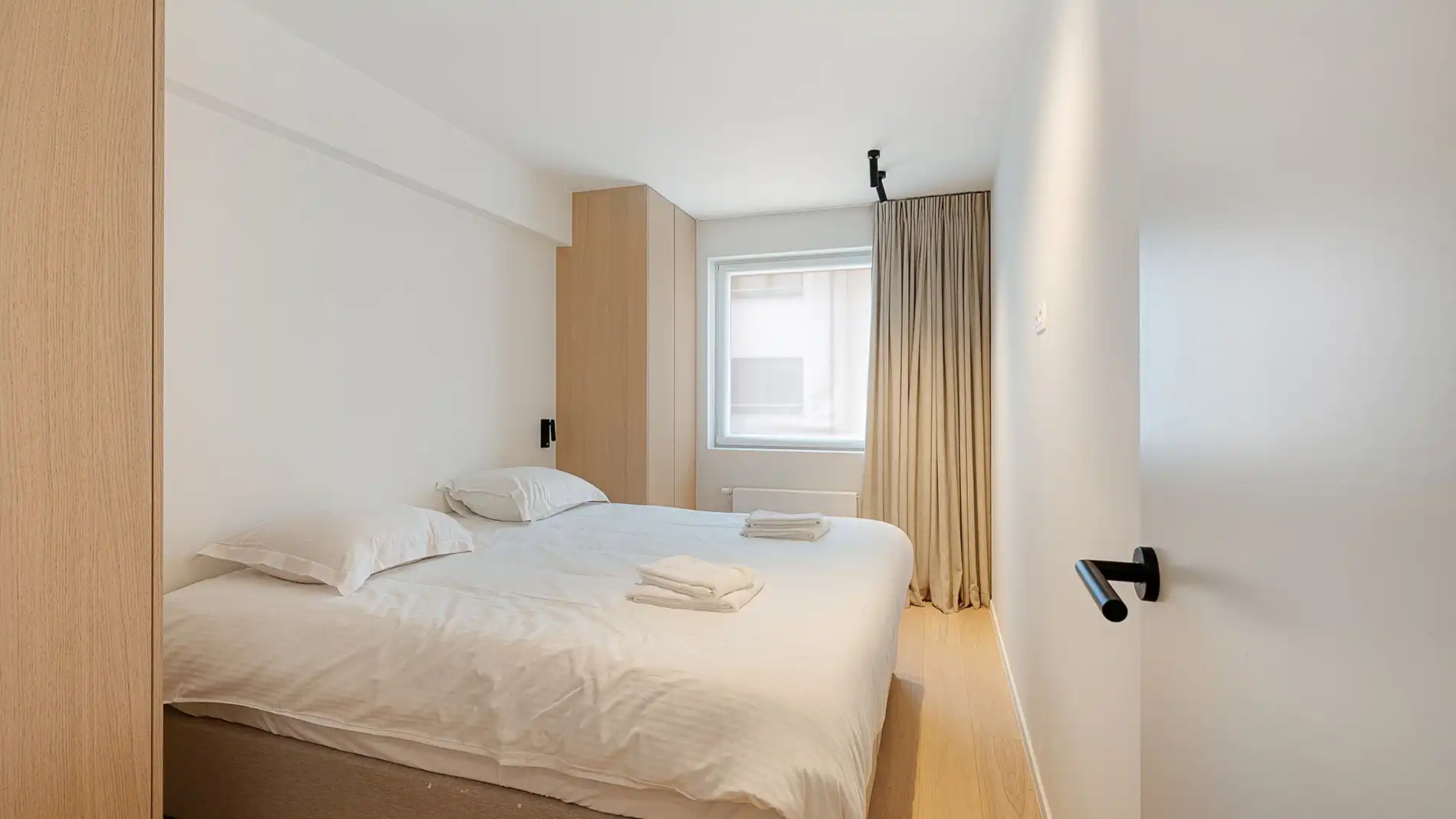 Gerenoveerd hoekappartement met 3 ruime slpks.  foto 14