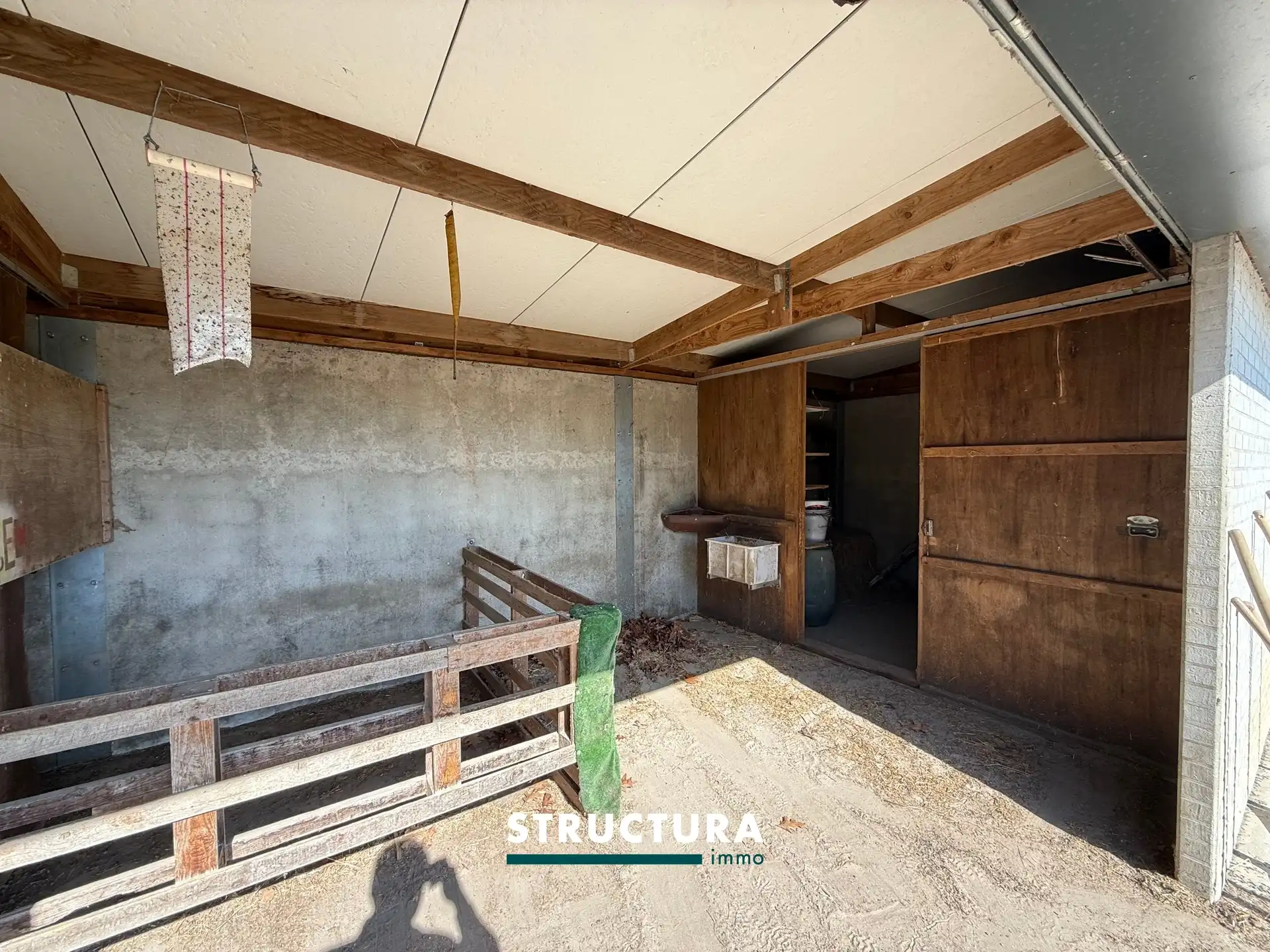 Gerenoveerde woning met weide en paardenstal foto 27