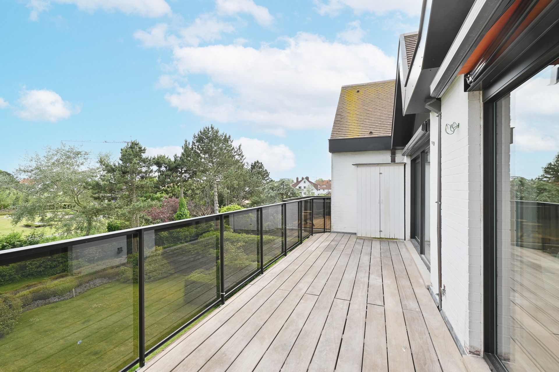 Uniek appartement met ruim zuidgericht terras (22m²) en zicht op Approach golf te Knokke. foto 7