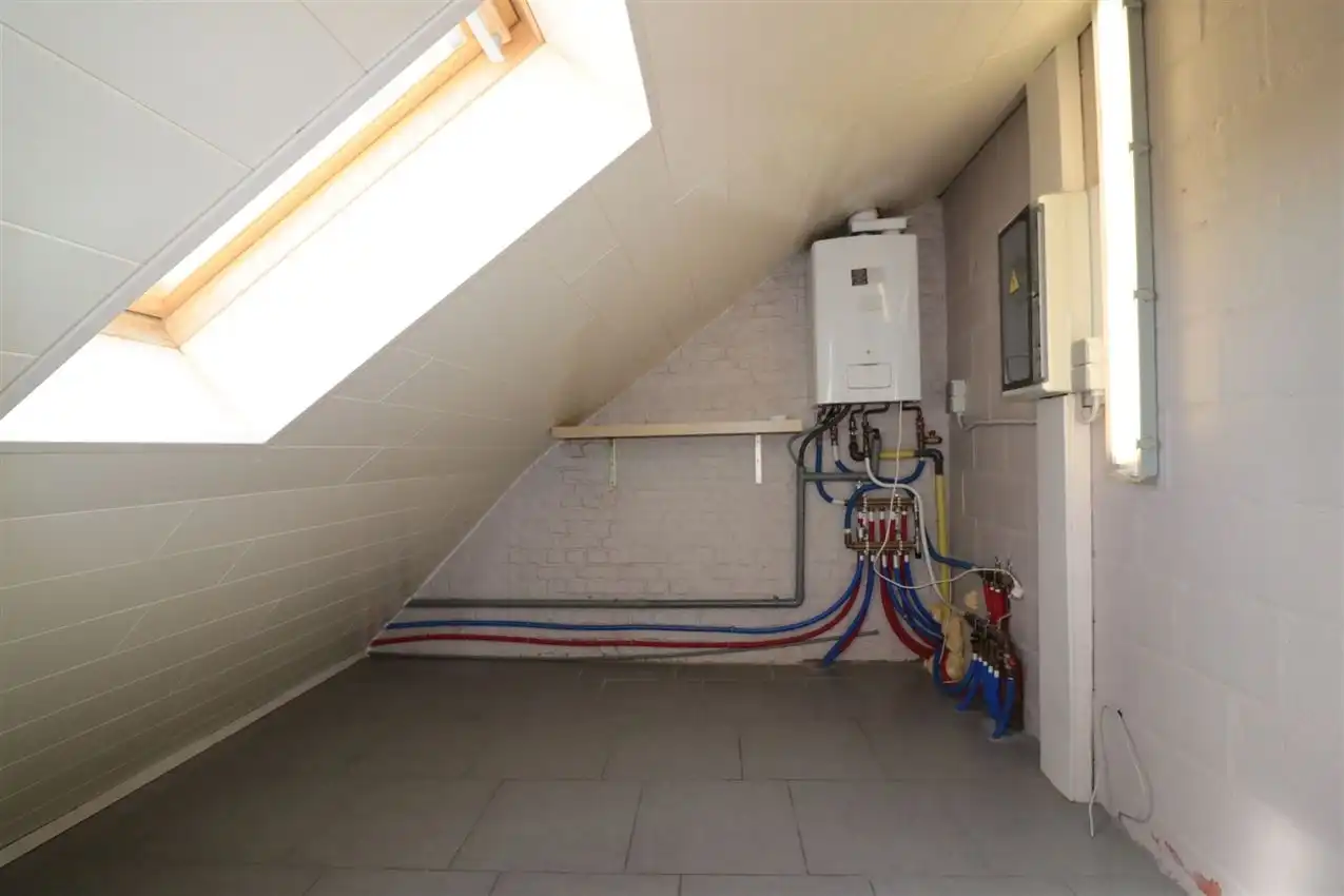 Handelswoonst met volledig uitgeruste frituur en appartement foto 31