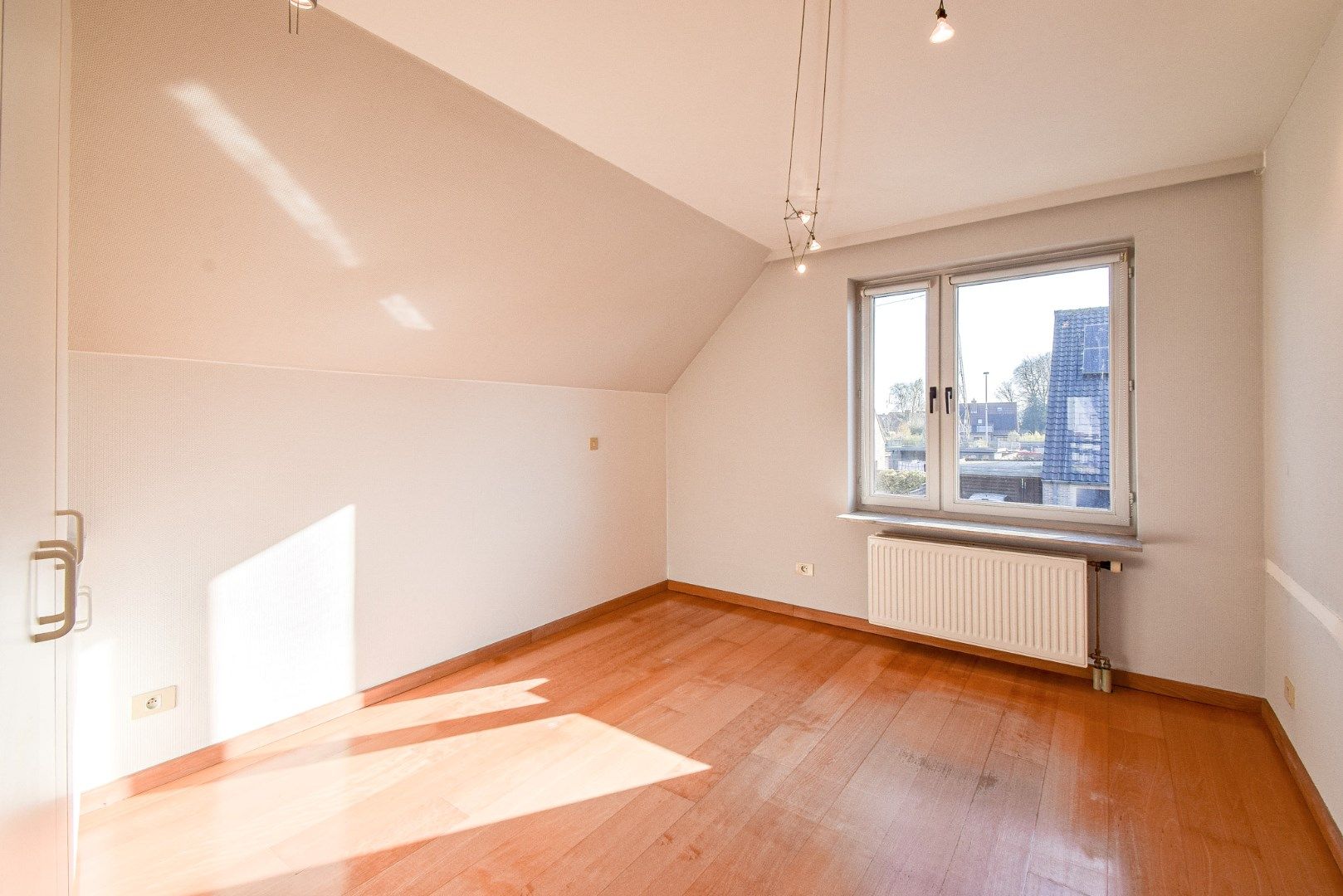 Instapklare villa met 4 slaapkamers op 815 m² in rustige woonwijk te Gistel foto 15