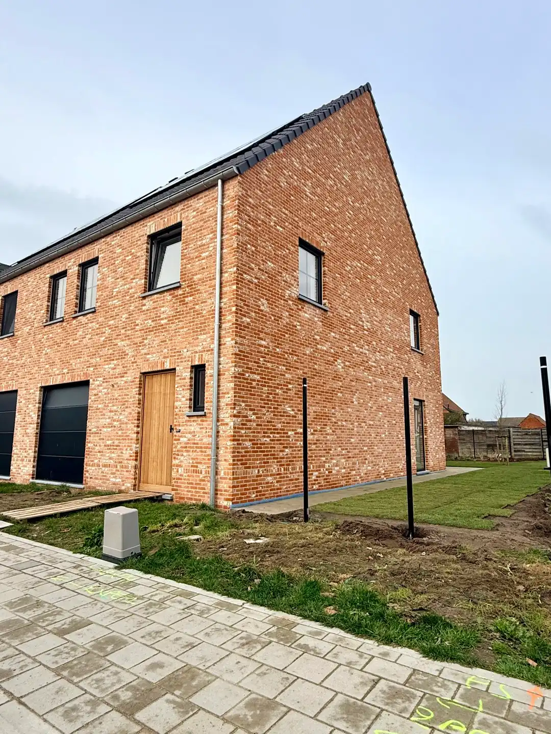 OPENDEURDAG 14/3 & 15/3 - Prachtig afgewerkte Nieuwbouw! foto {{pictureIndex}}