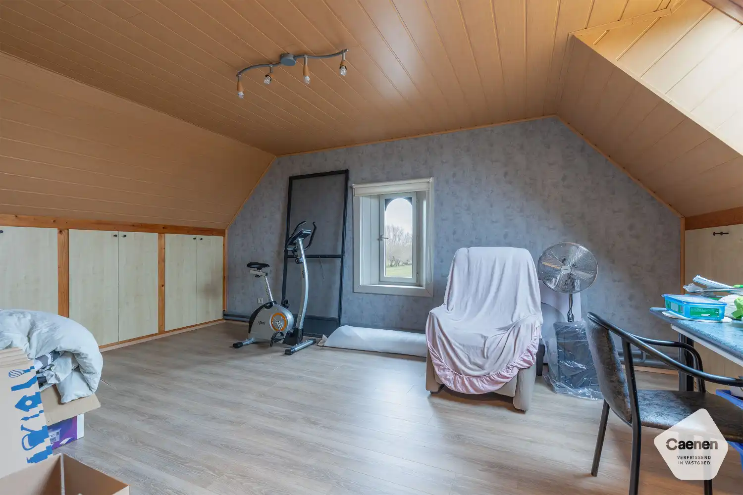 AUTHENTIEKE WONING op 3060&nbsp;m²&nbsp;in landelijke omgeving met 5 slaapkamers en 2 ruime bijgebouwen foto 14
