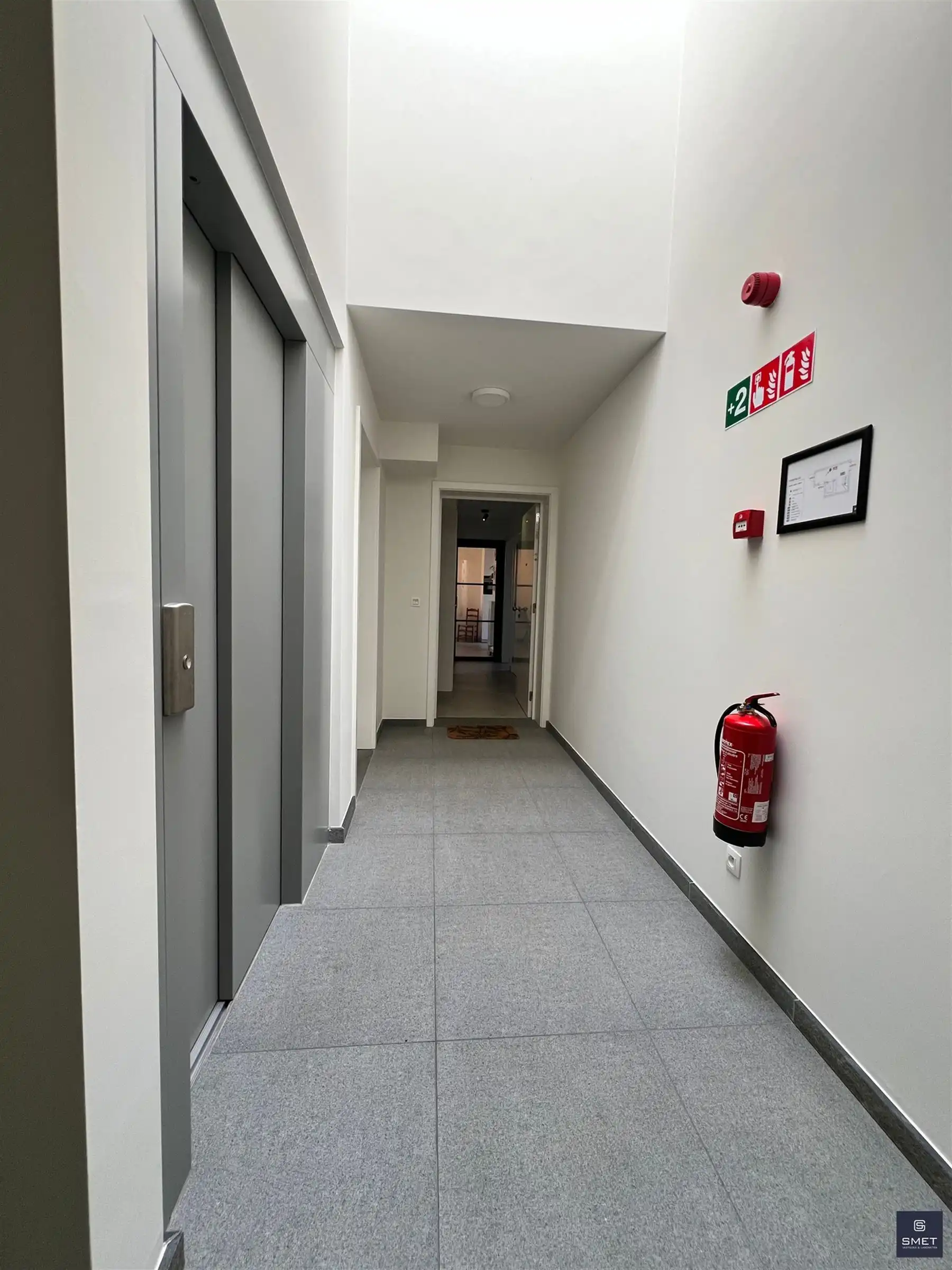 MODERN APPT. MET 2 SPKS, 2 TERRASSEN EN GARAGE foto 6
