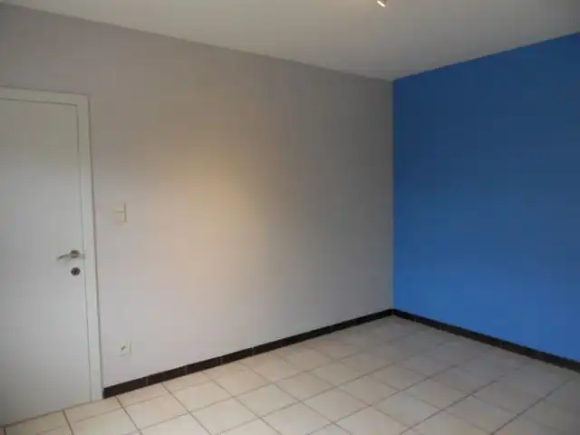 Rustig gelegen BUNGALOW, 2 slaapkamers / bureel, garage en tuin op 4 are 66 ca foto 13