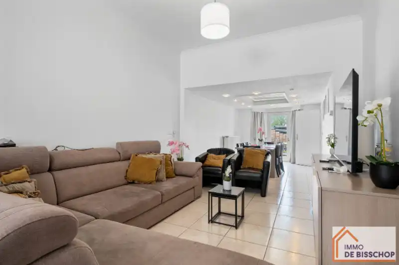 Gezellige woning met 3 slaapkamers en zongerichte tuin foto 2