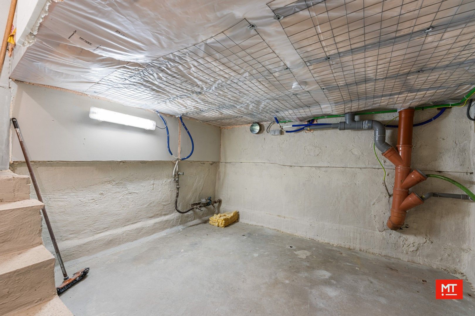 Landelijk gelegen alleenstaande woning met 3 slaapkamers, tuin en garage in Bikschote foto 20