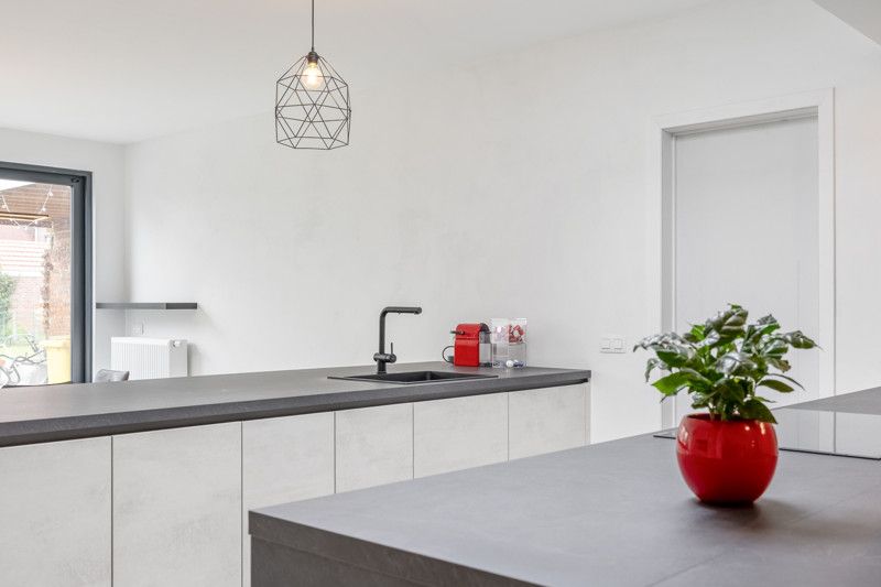 Gerenoveerde gezinswoning met tuin foto 10