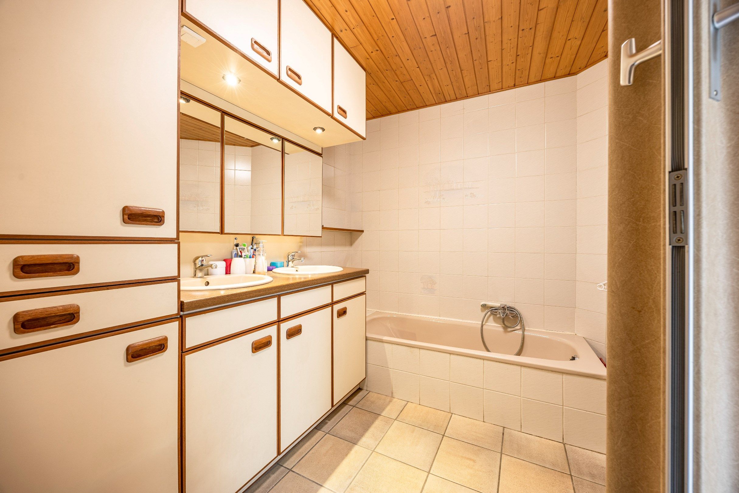 KLOEKE WONING MET 3 SLAAPKAMERS EN TUIN foto 7