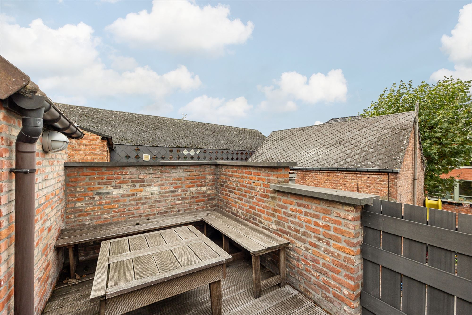 Ruime woonst, polyvalente ruimte, studio en garage foto 13