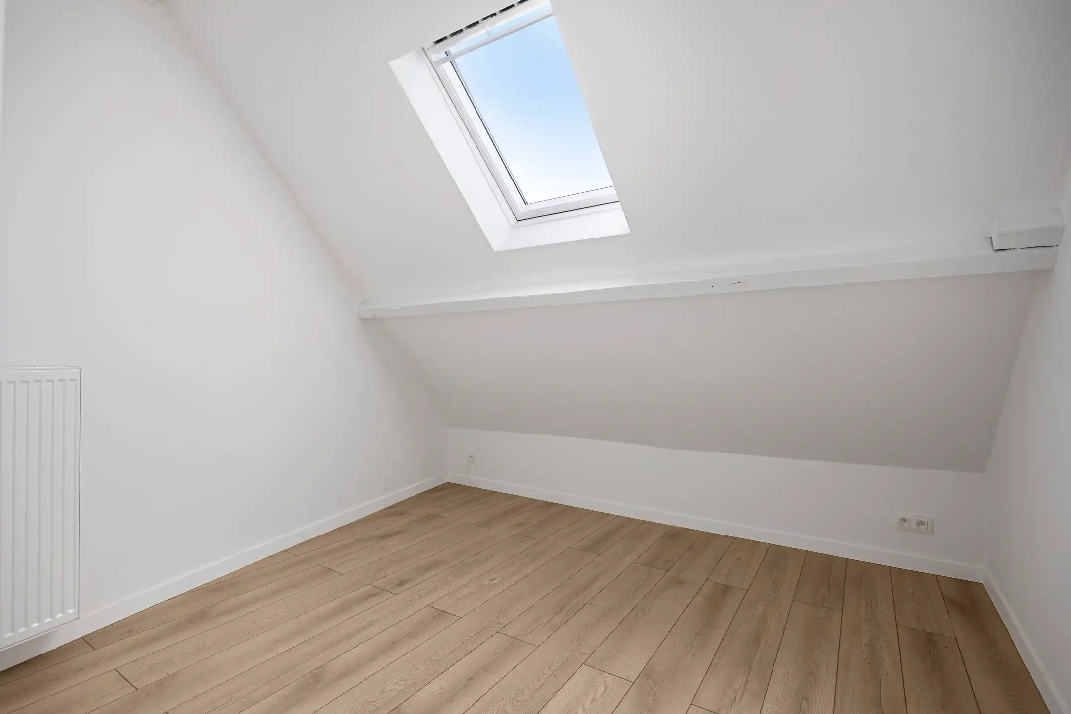 Gerenoveerde woning op centrale ligging te Sint-Joris-Weert foto 10