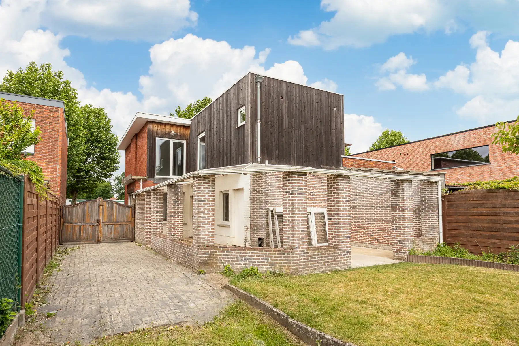 Handelspand met woonst en magazijn op commerciële toplocatie foto 21