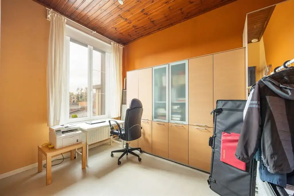 Ruime gezinswoning in rustige, residentiële buurt foto 18