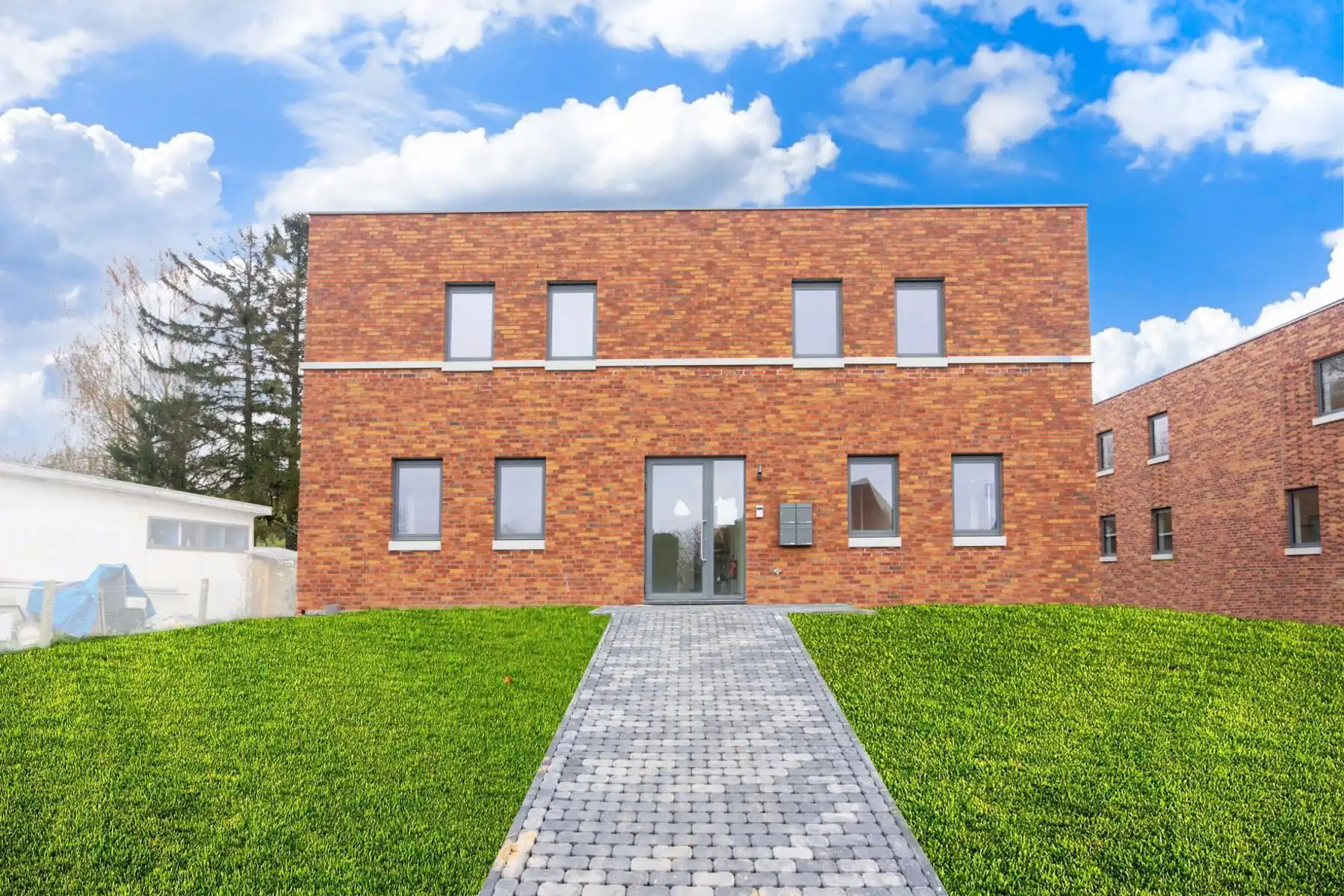 Nieuwbouw met terras en staanplaats  foto 12