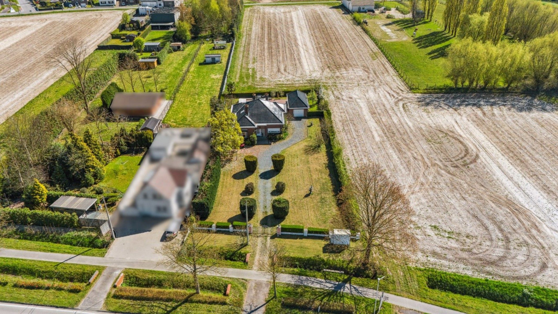 Ruime villa met 5 slaapkamers en zwembad foto 31