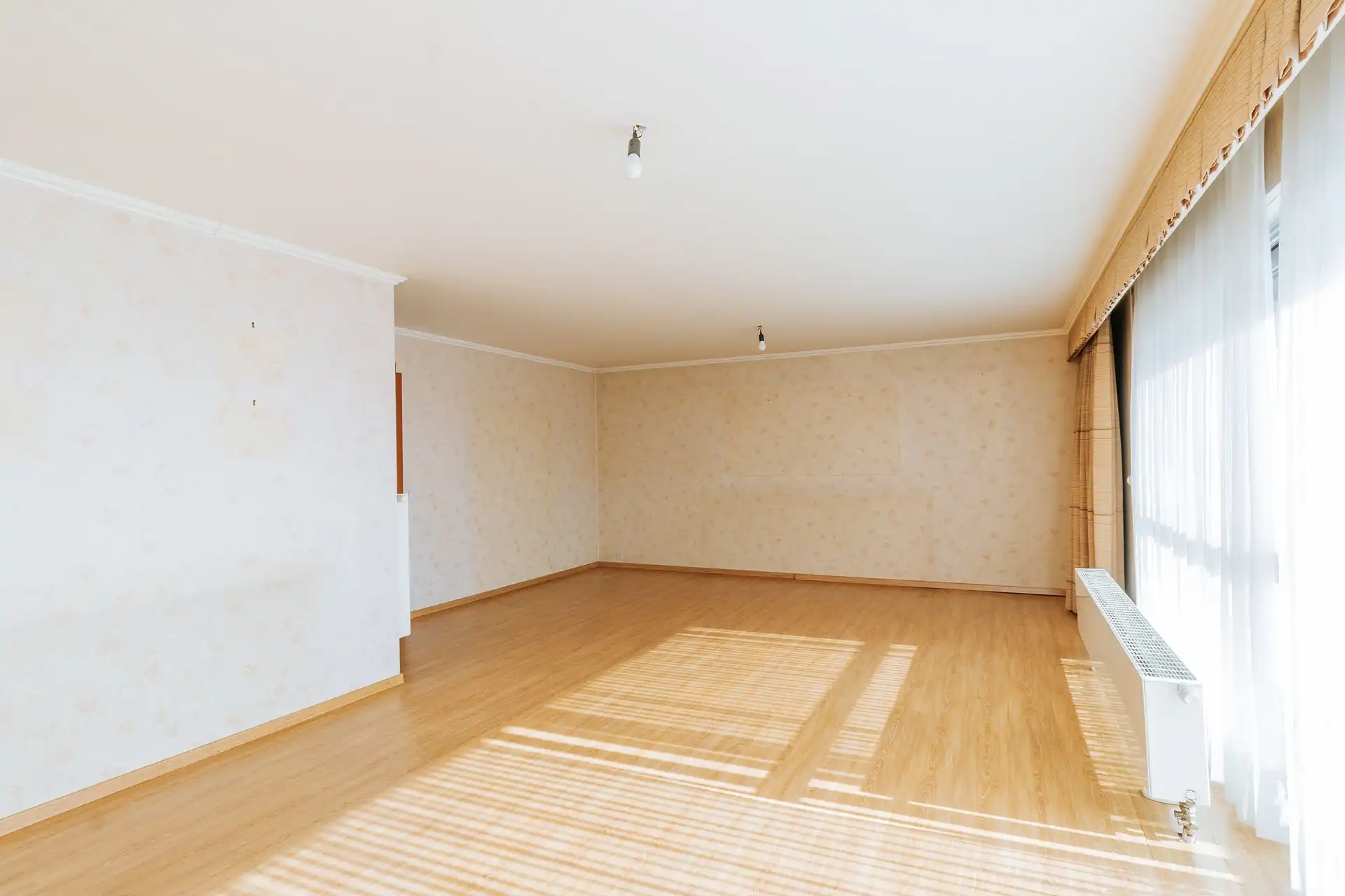 Twee slaapkamer appartement met inpandse autostaanplaats foto 5