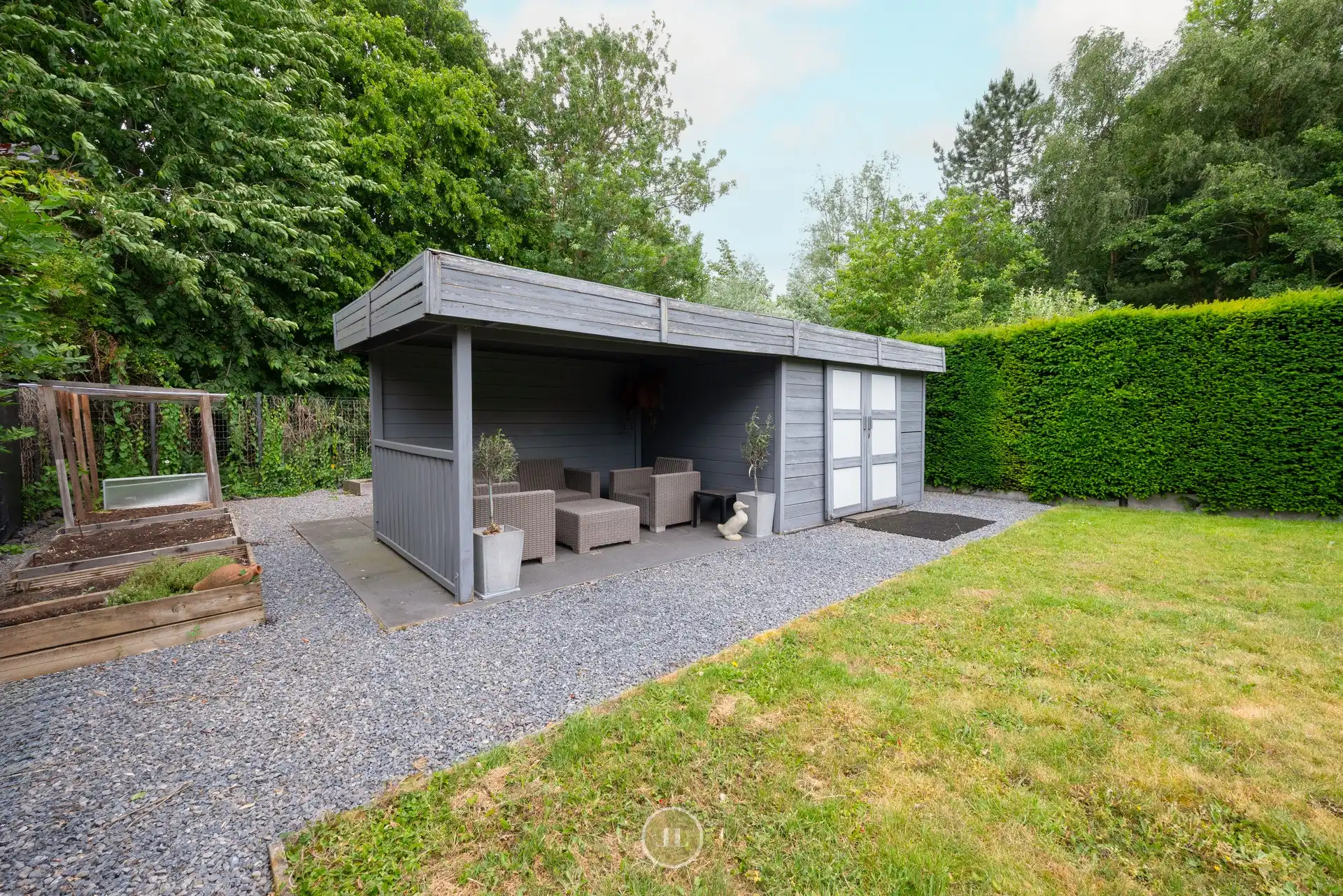 Eigentijdse moderne groen gelegen villa met mooie tuin in Marke centrum foto 37