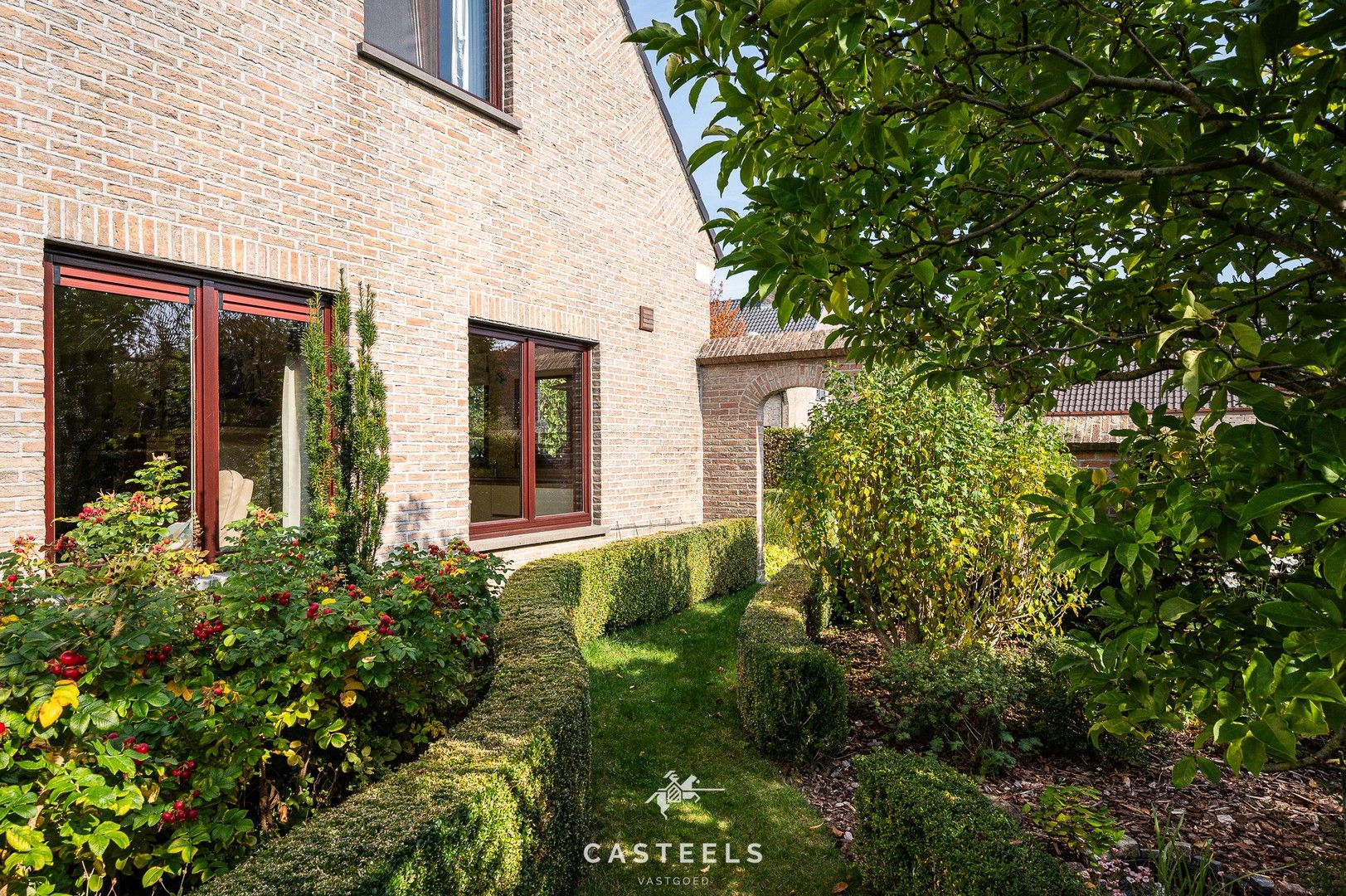 Ruime, instapklare gezinswoning met prachtige tuin te koop foto 26