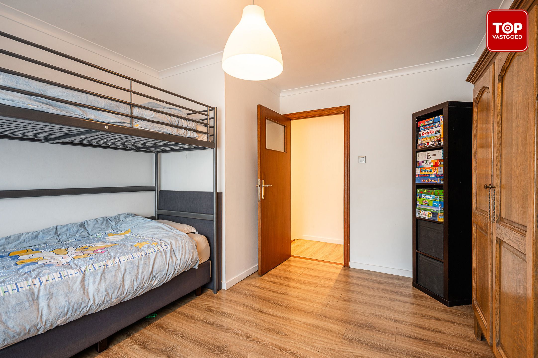 Instapklare woning met 5 slaapkamers en leuke tuin in centrum Drongen foto 12