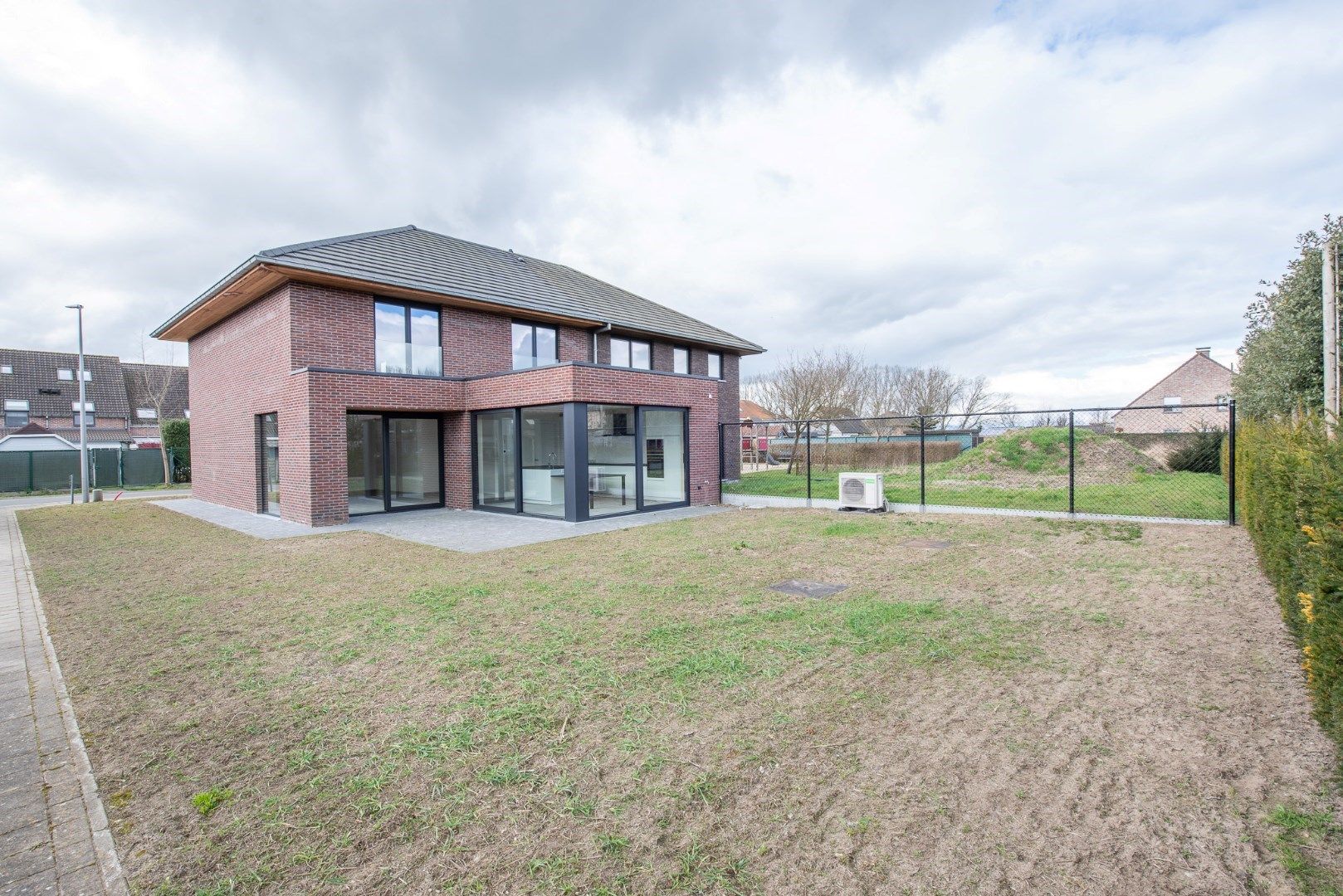 Nieuwbouwwoning met garage in Olsene foto 19