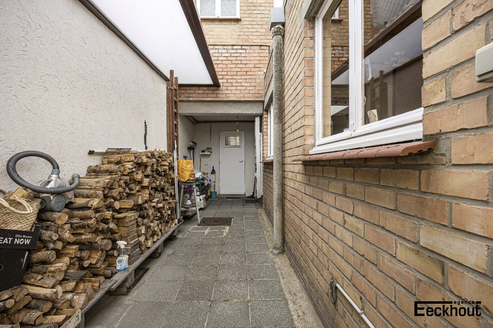 Ruime woning met tuin, terras en 3 slaapkamers met open zicht op de vaart! foto 12