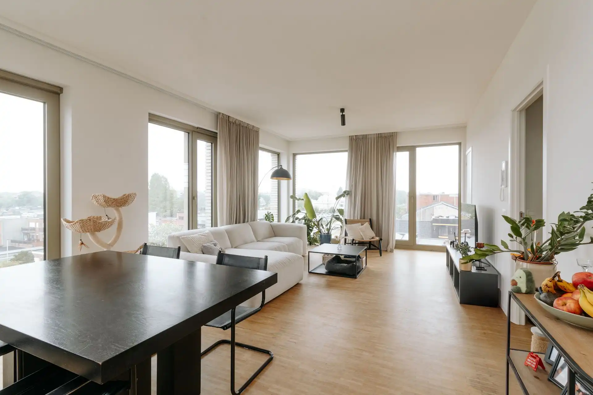 Modern en lichtrijk 2-slaapkamerappartement met terras! foto 6