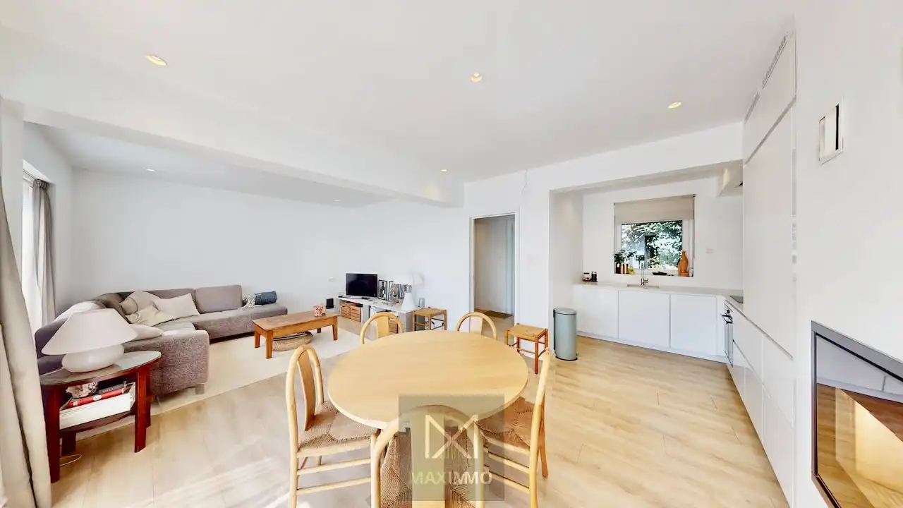 Wonen of investeren: instapklare halfopen woning met tuin foto {{pictureIndex}}