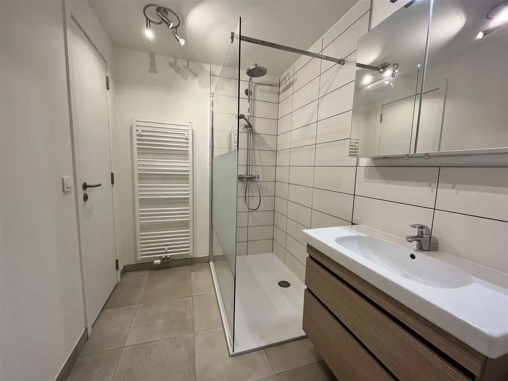 Ruim 2 slpk appartement met zicht op de Schelde foto 9