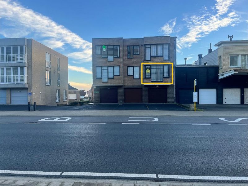 Ruime studio met slaaphoek&nbsp;op 50m van de Zeedijk foto {{pictureIndex}}