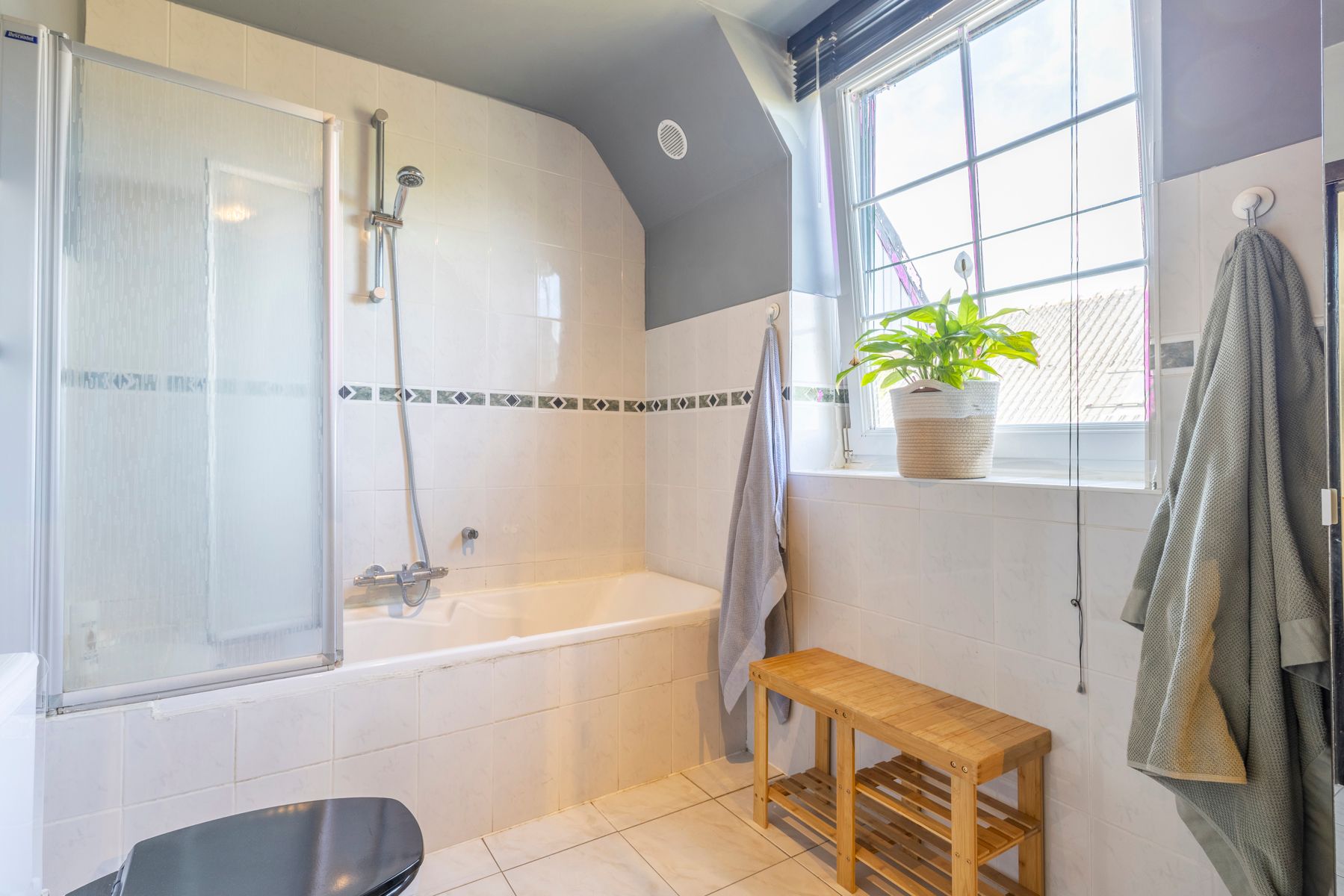 Woning met 3 slaapkamers, tuin en garage te koop! foto 21