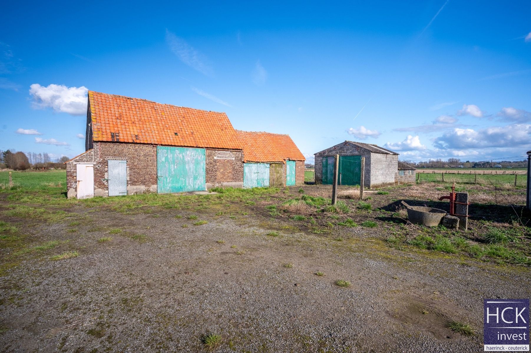 KRUISHOUTEM - Hoeve met woonhuis, landgebouw en hangaar op 2ha 67a foto 7