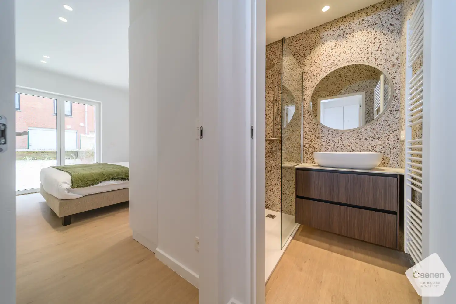 Luxueus gerenoveerd gelijkvloers appartement met zeezicht en zuidgerichte tuin foto 12