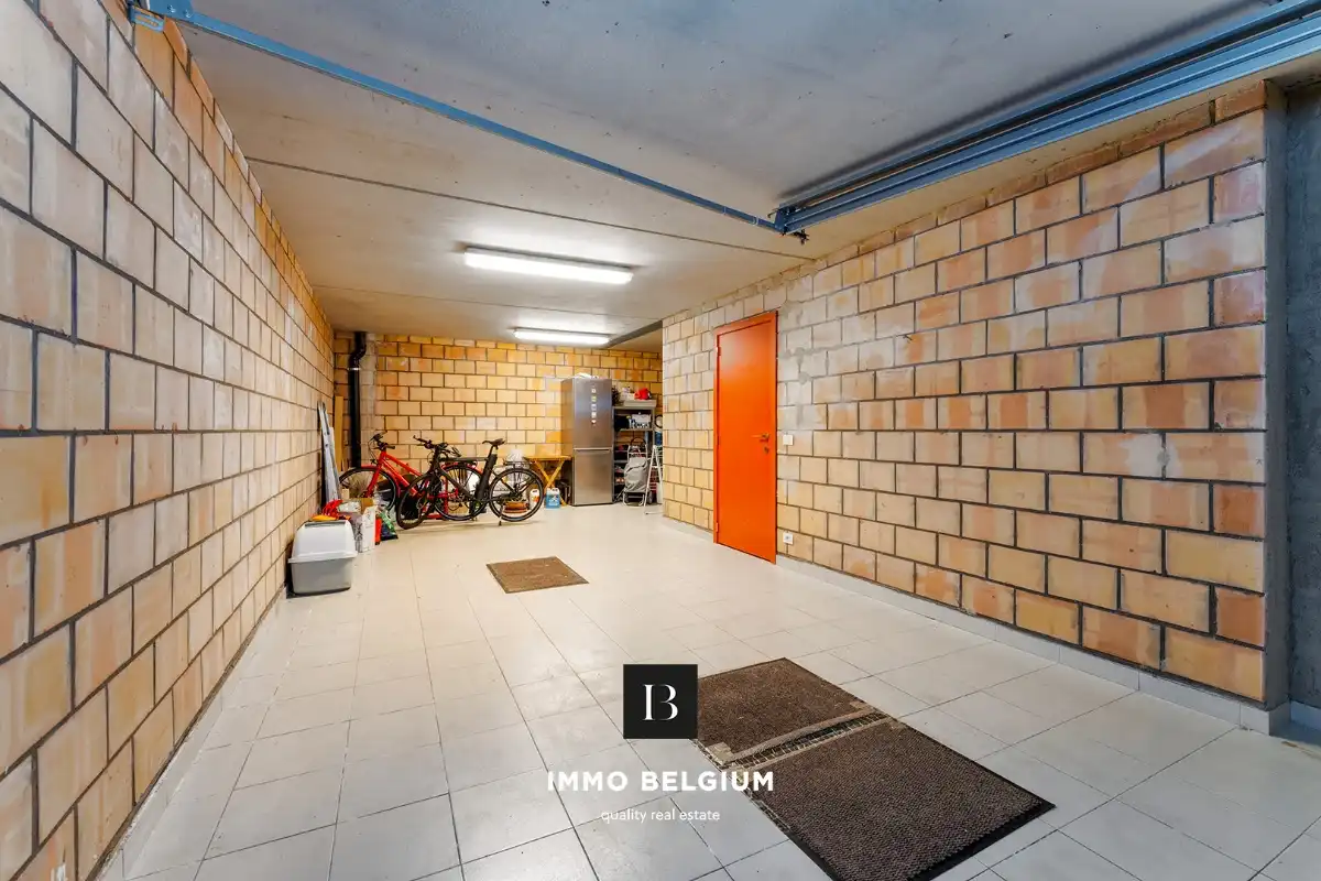 Perfect onderhouden woning met garage nabij het centrum foto 14