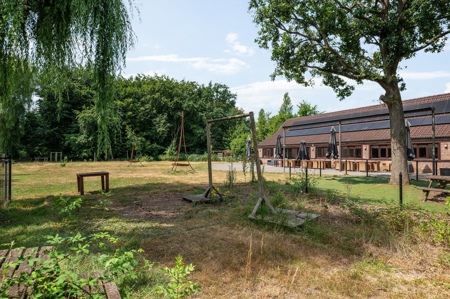 Polyvalent gebouw, appartement en magazijn te koop in Emblem! foto 33