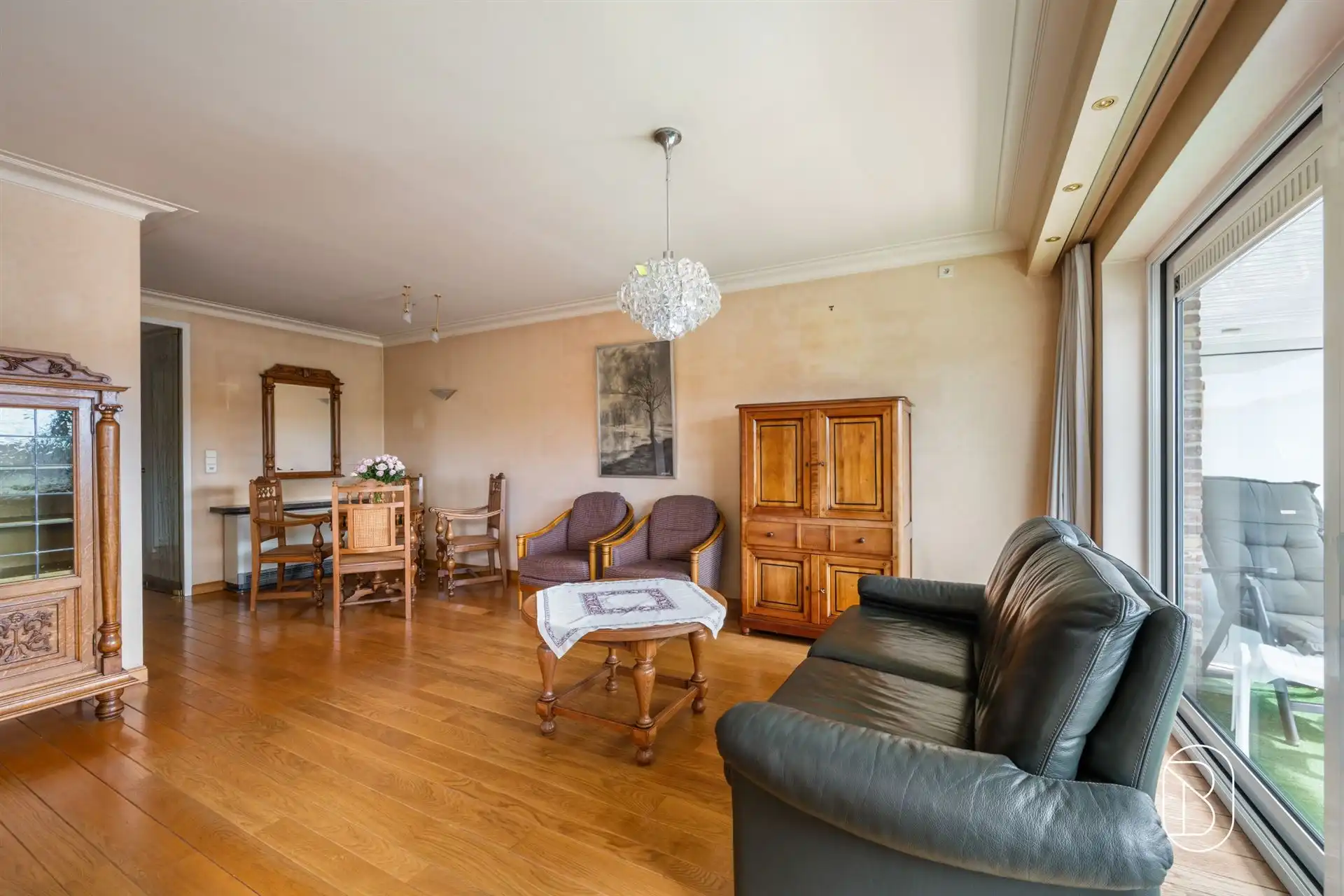 Lichtrijk appartement met 2 SLK en terras op een topligging foto 7