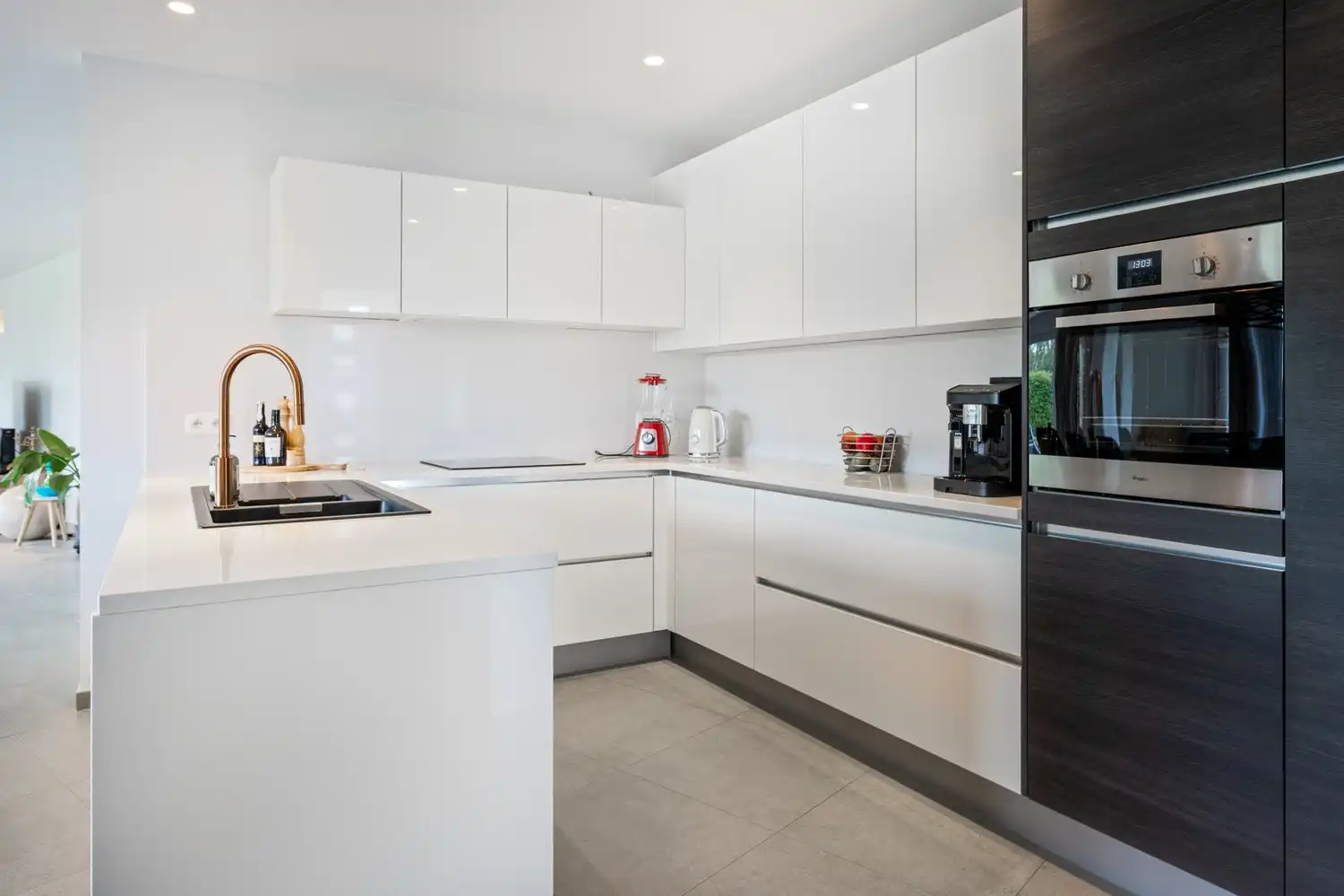 Instapklare energiezuinige villa met 4 zeer ruime slpkrs en ruime inpandige garage op 1006m2 foto 10