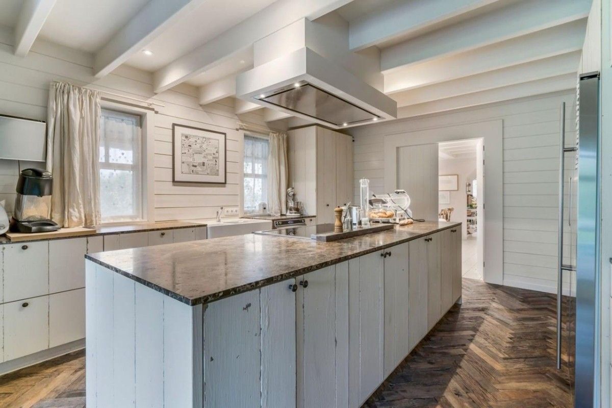 Recent (Bj. 2016) Mi CASA - HANDELSHUIS (538m2), voorzien van grote polyvalente ruimten (vrij beroep, toonzaal, horeca, B&B, ...), 5/6 slaapkamers, 4 badkamers, kelder (114m2), ... Op hoek- en zichtlocatie te Oostkamp. foto 9