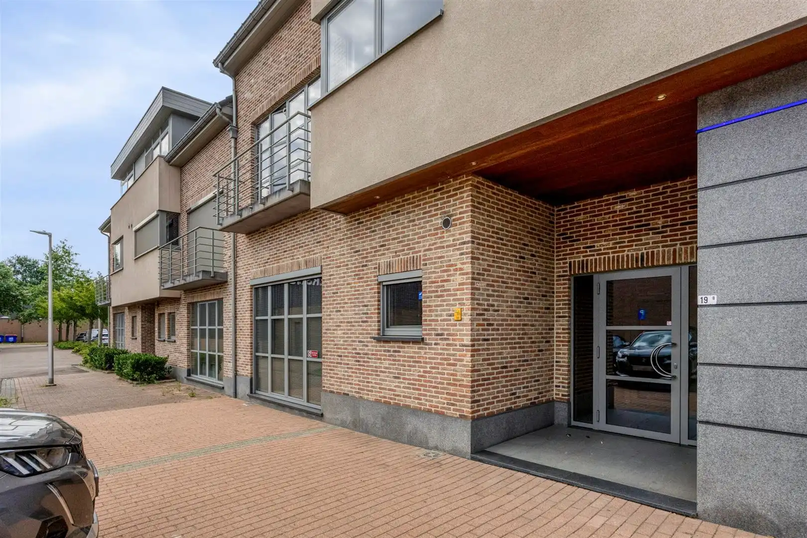 TE KOOP: Gelijkvloers appartement (opbrengsteigendom) met 2 slaapkamers te Heusden! foto {{pictureIndex}}