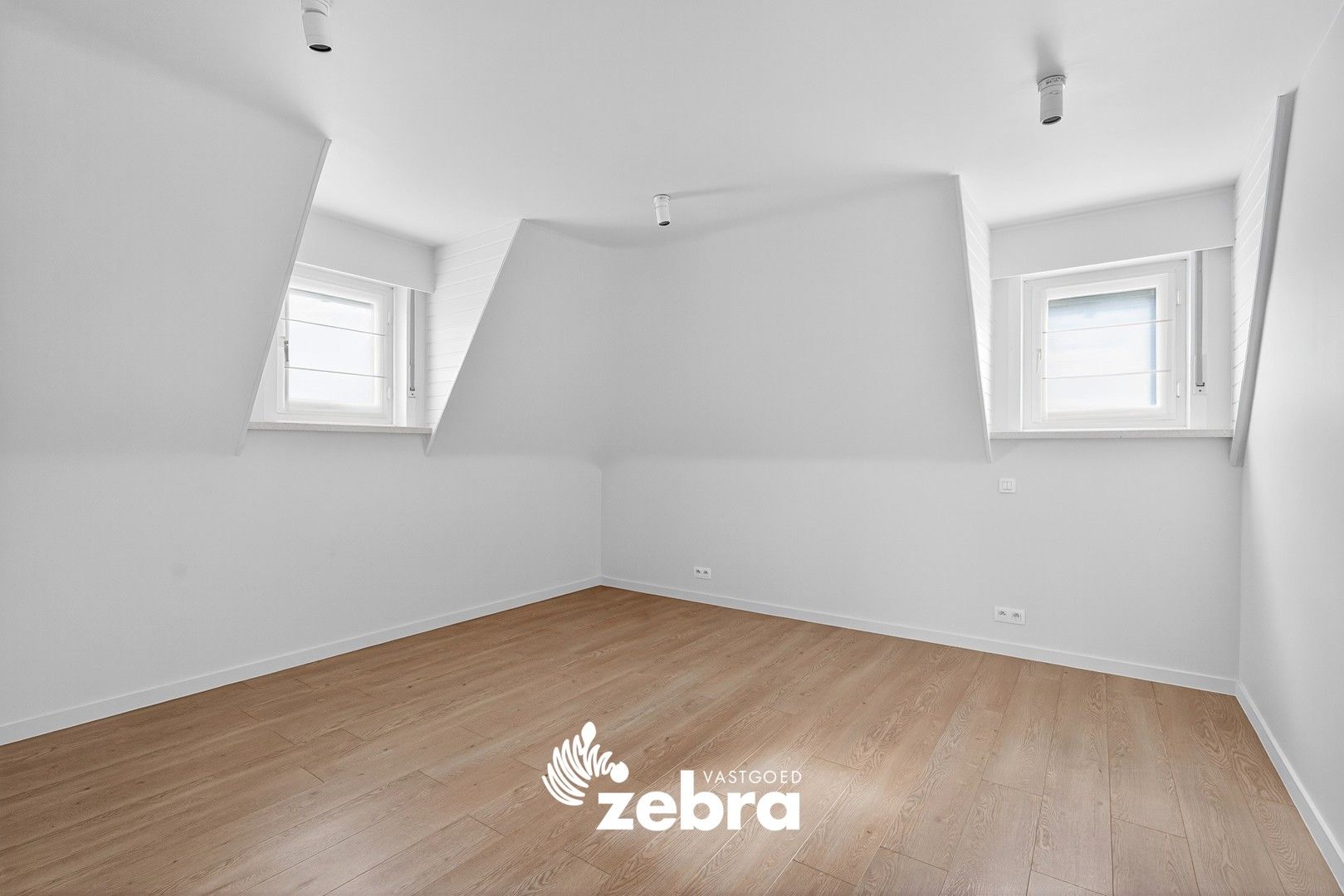 Charmante, gerenoveerde woning op toplocatie in de Bosmolens te Izegem! foto 25