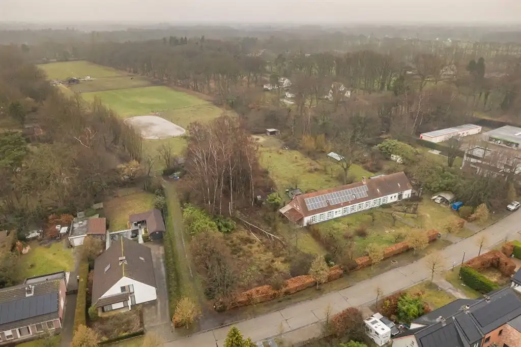 Langgevelhoeve op ca. 5 ha. vlak bij het dorp van Schilde, inclusief enkele bouwgronden. foto 34