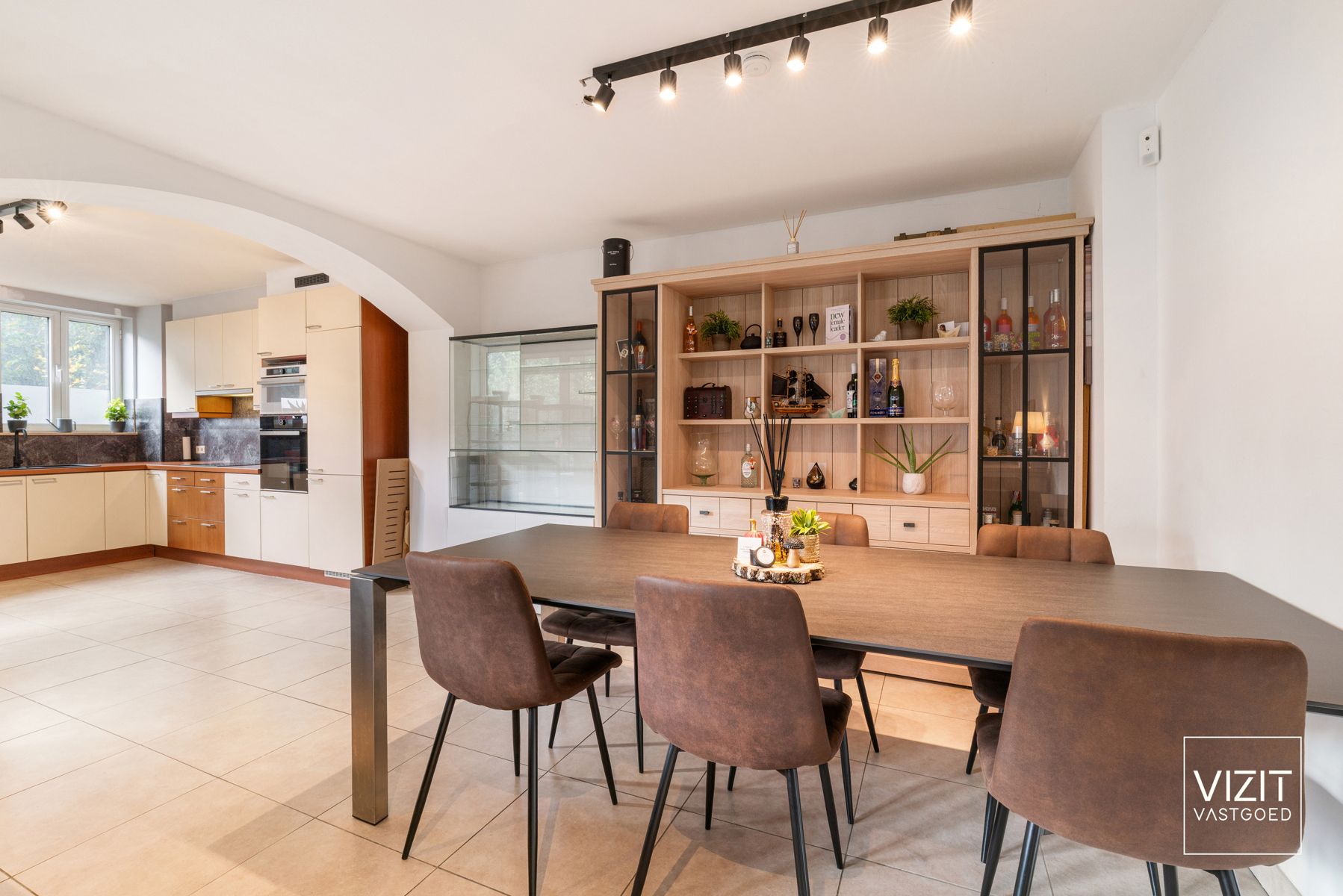 Gelijkvloersappartement met tuin in uniek art-decopand foto 3