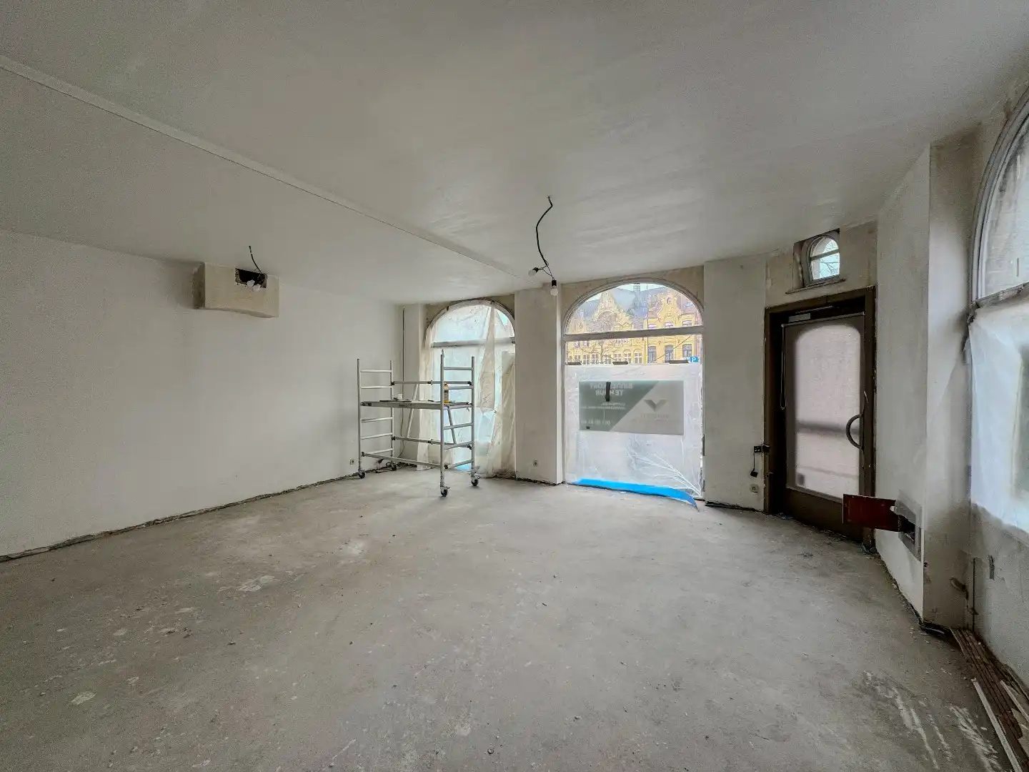 Handelsruimte (100m²) op commerciële toplocatie. foto 3