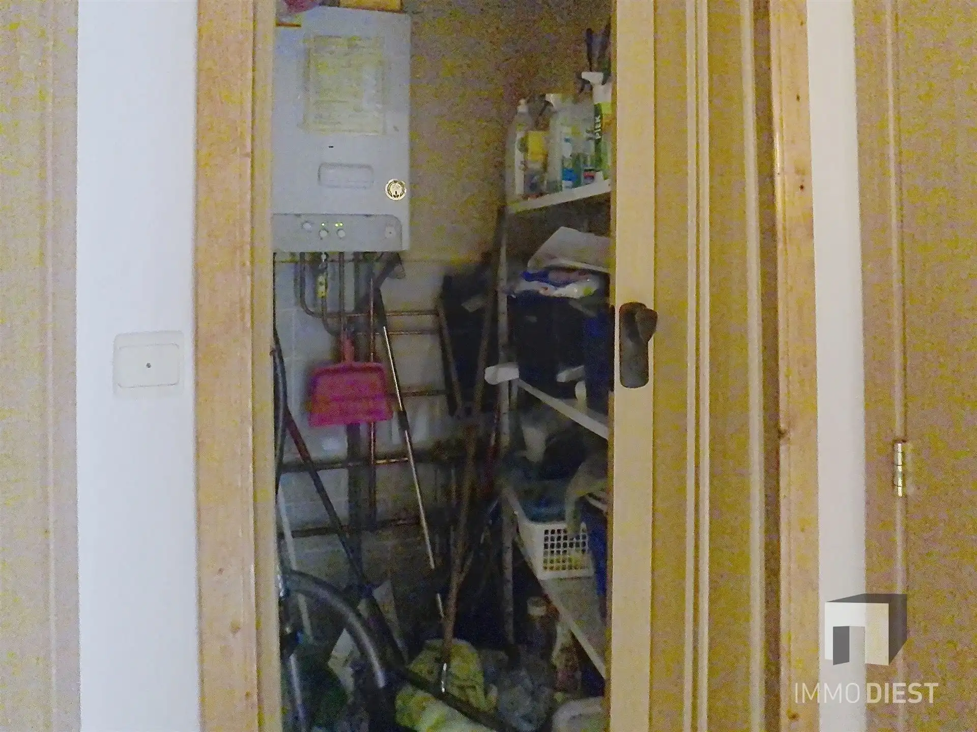 Gelijkvloers kantoorpand op strategische ligging  foto 47